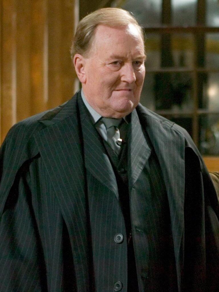 Robert Hardy - Cornelius Fudge